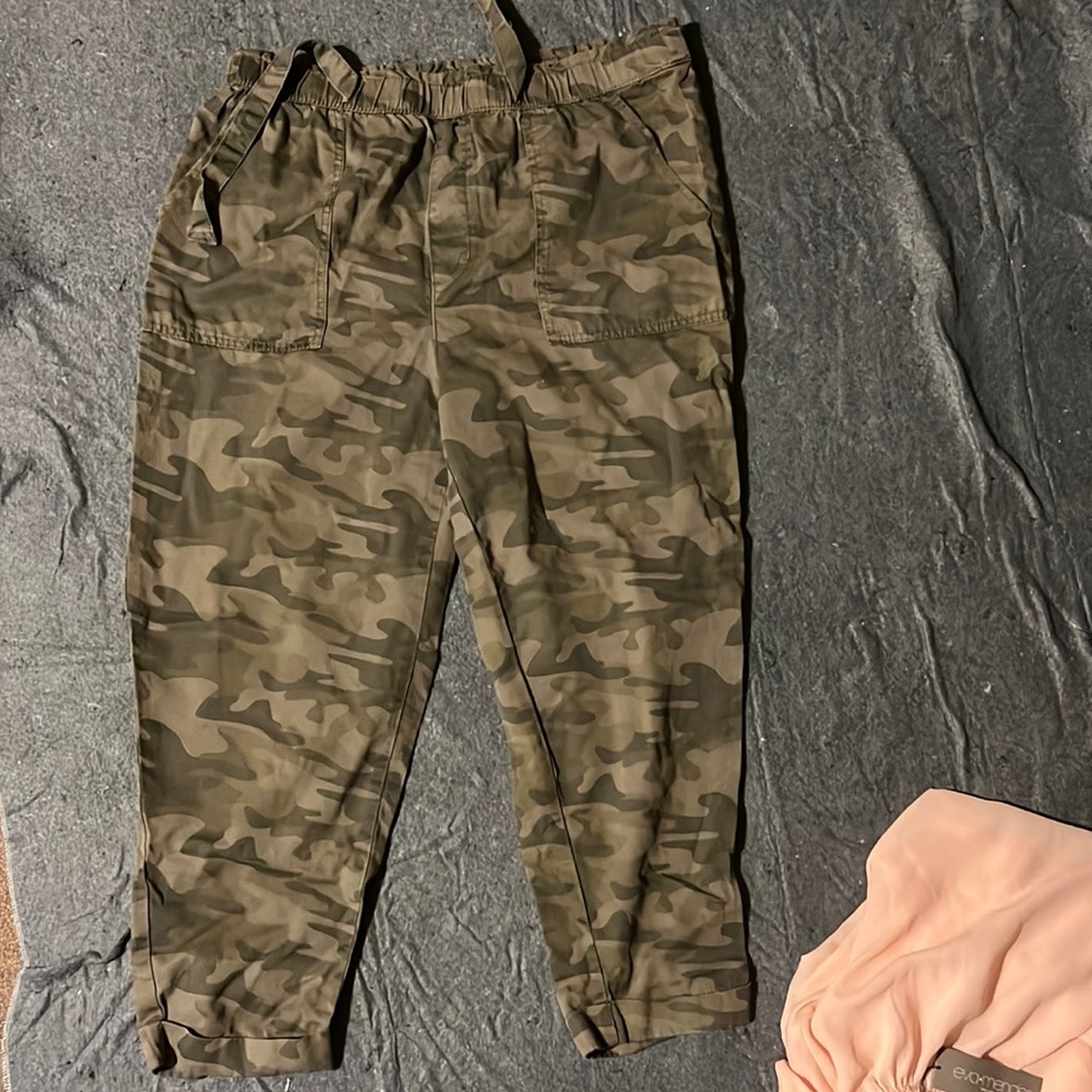 Cuffed camo pants.